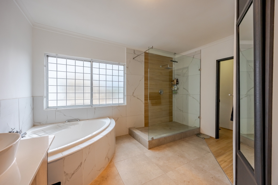 4 Bedroom Property for Sale in Milnerton Ridge Western Cape